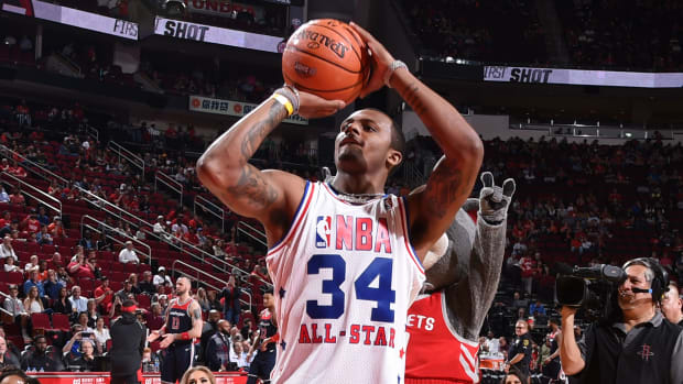 deshaun-watson-basketball.jpg
